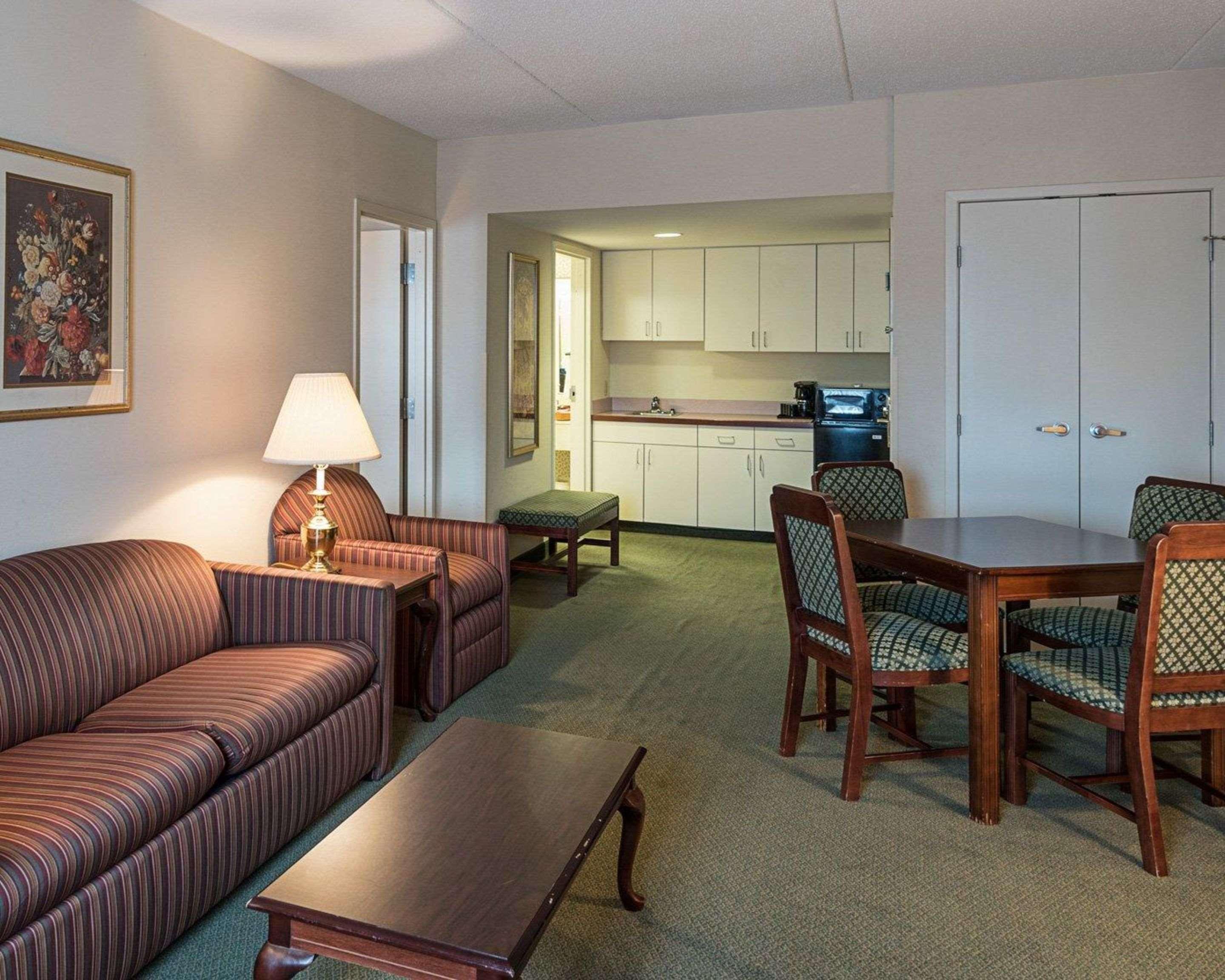 Clarion Hotel & Conference Center Shepherdstown Bagian luar foto
