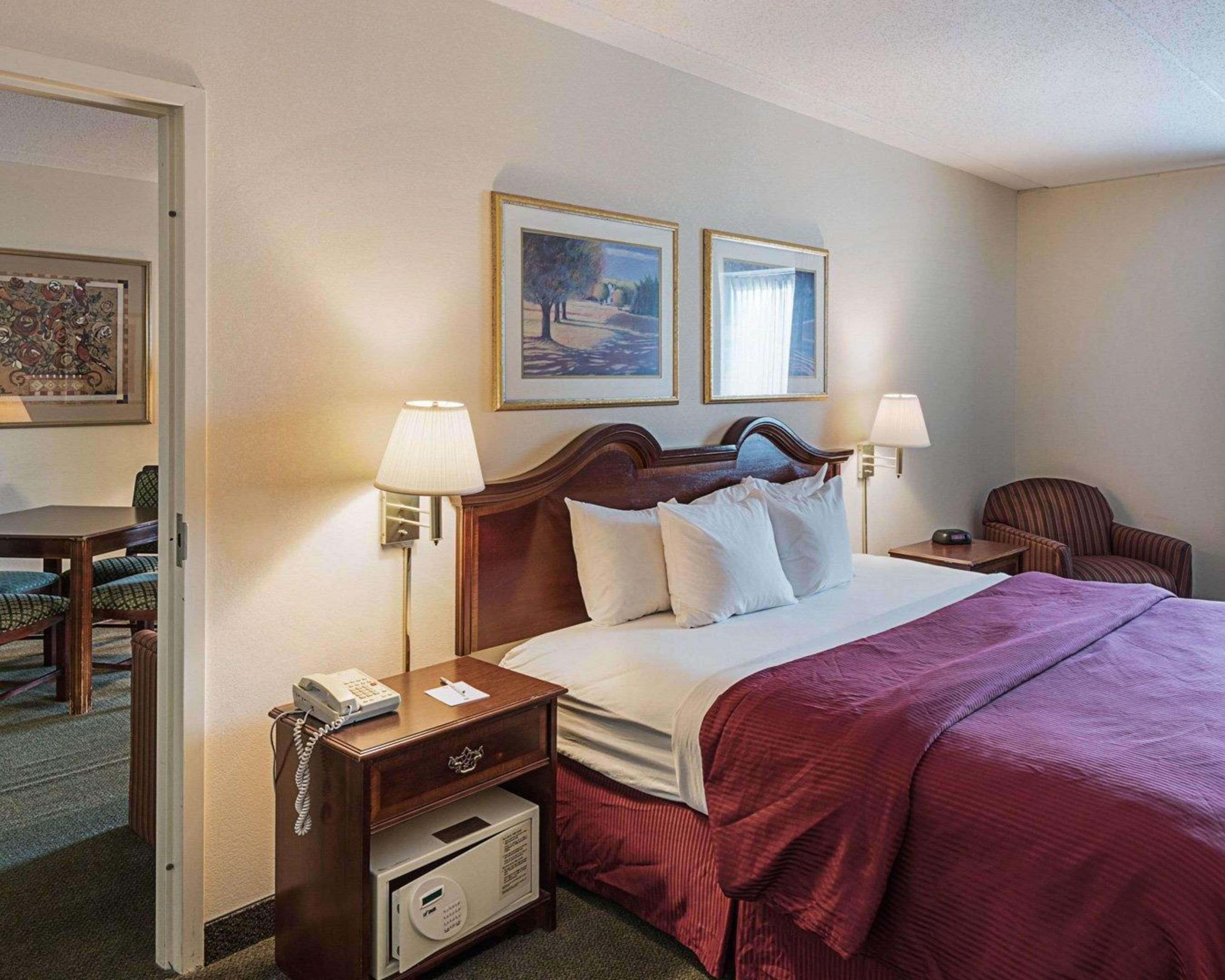 Clarion Hotel & Conference Center Shepherdstown Bagian luar foto