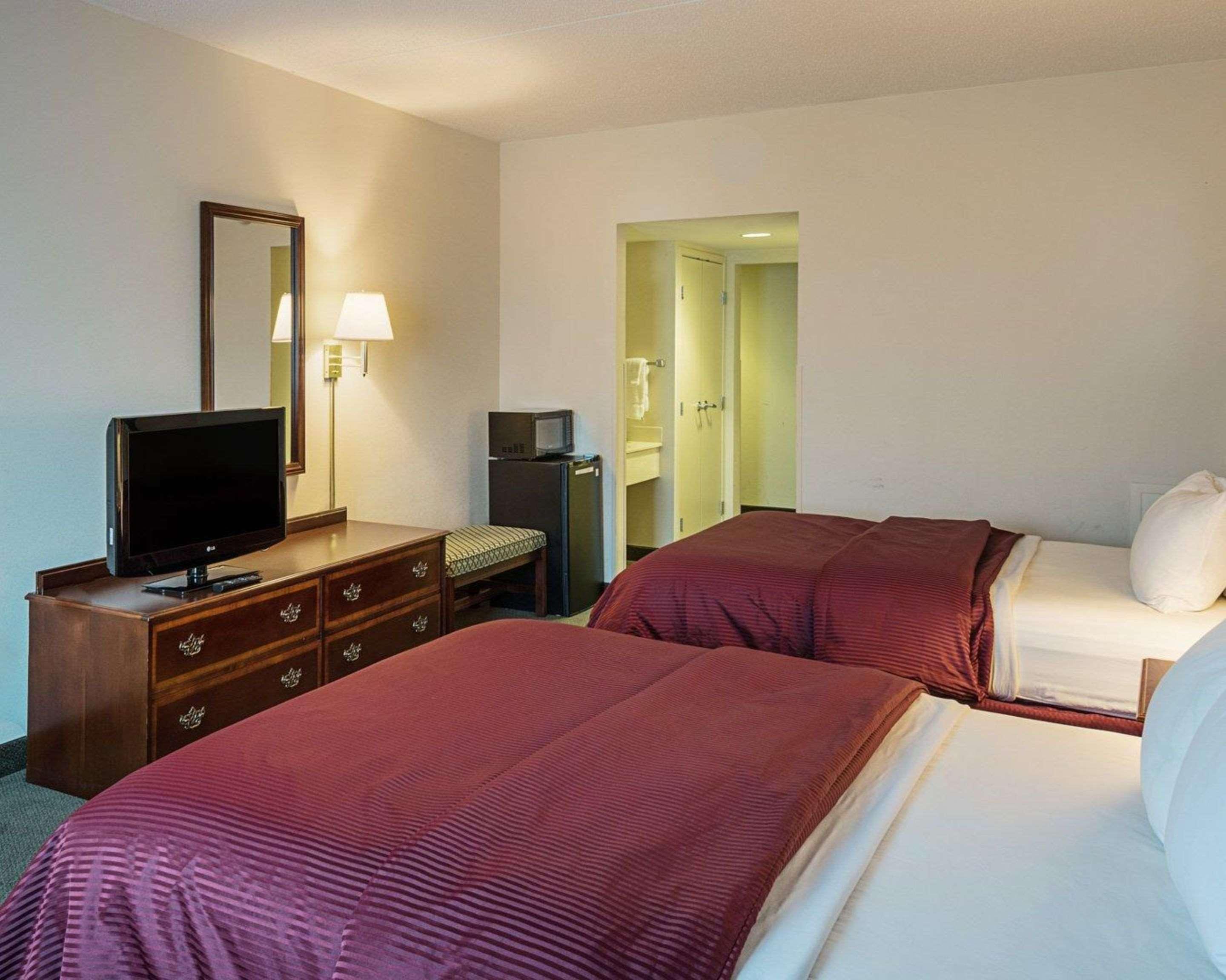 Clarion Hotel & Conference Center Shepherdstown Bagian luar foto