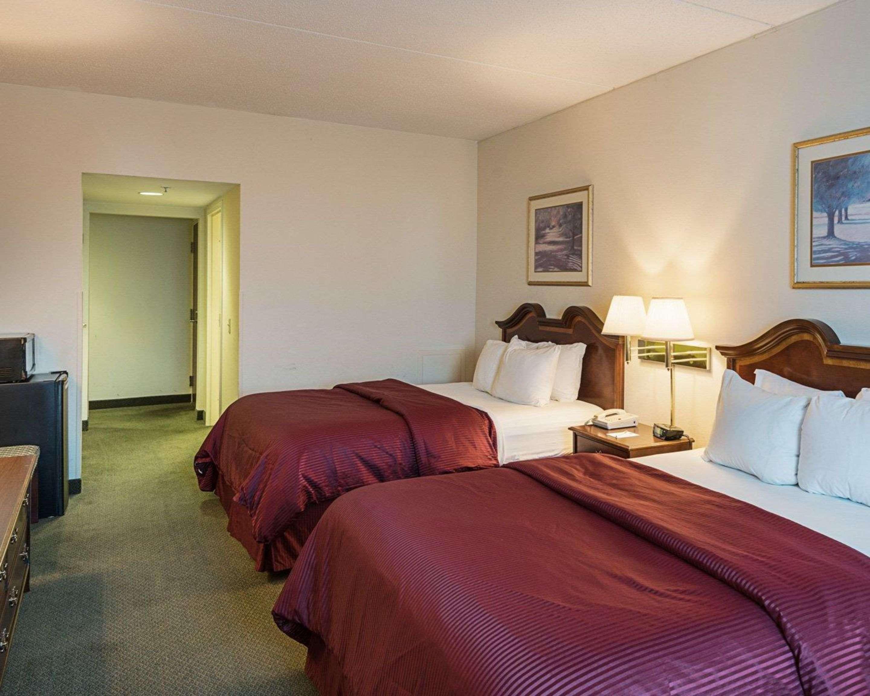 Clarion Hotel & Conference Center Shepherdstown Bagian luar foto