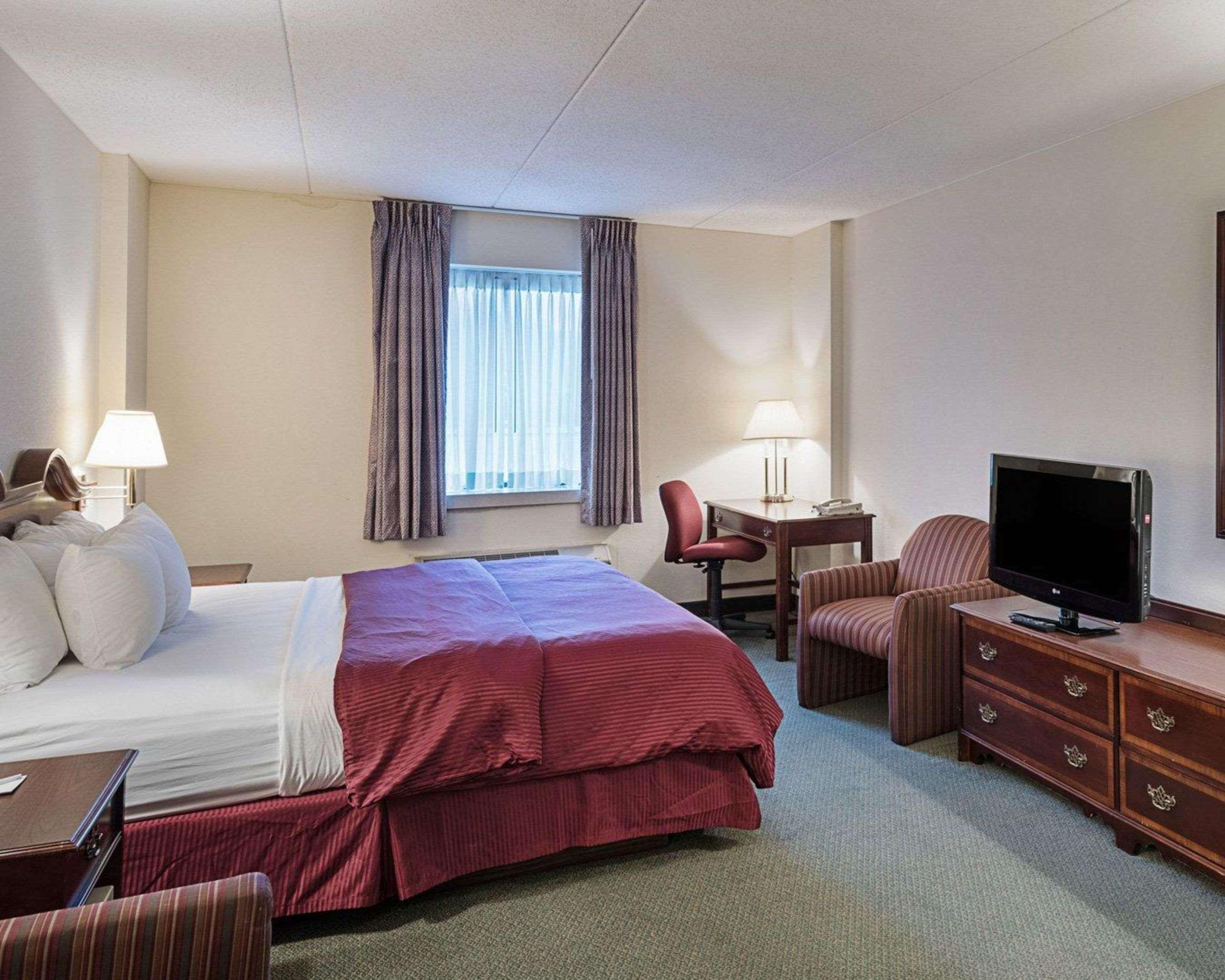 Clarion Hotel & Conference Center Shepherdstown Bagian luar foto