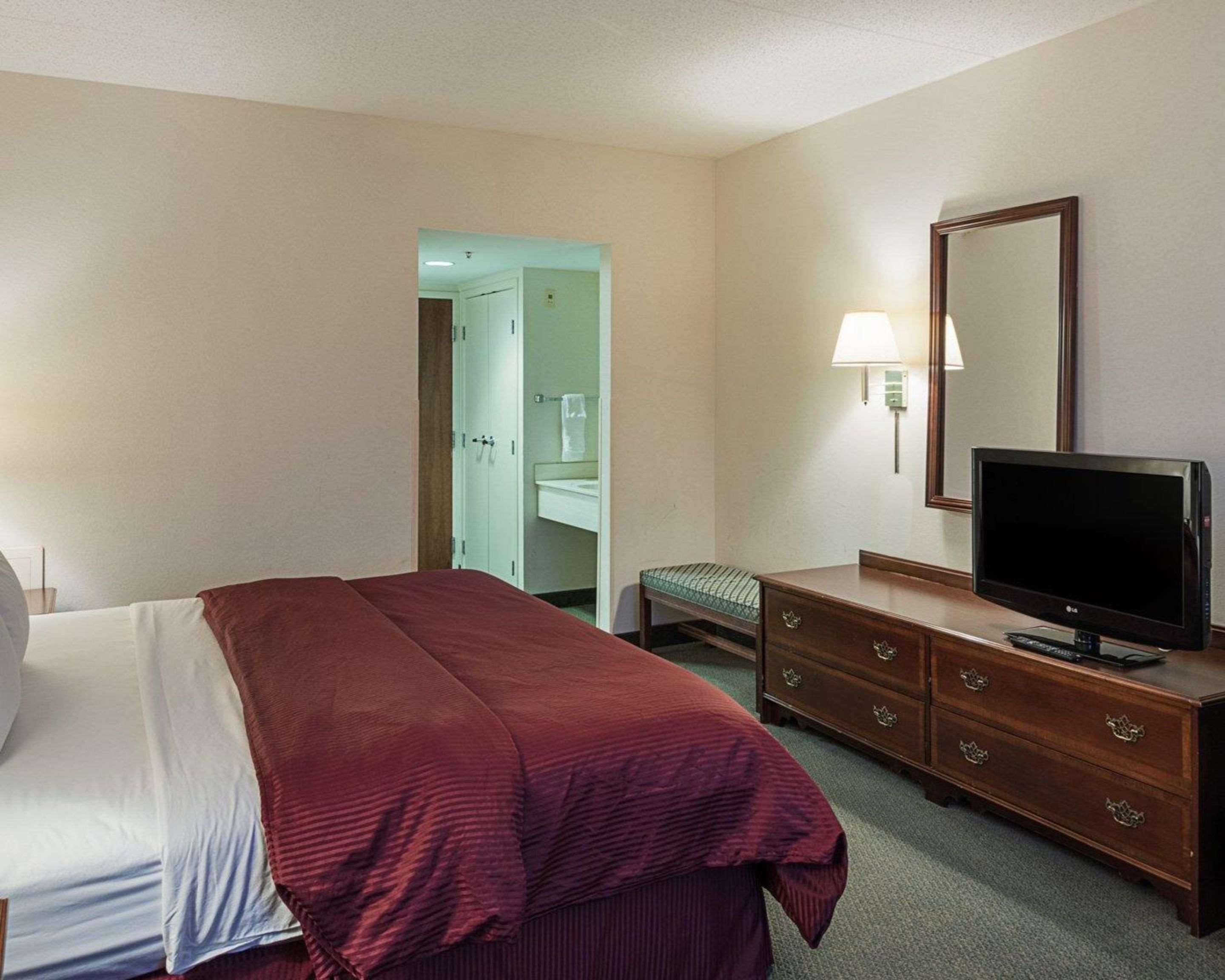 Clarion Hotel & Conference Center Shepherdstown Bagian luar foto