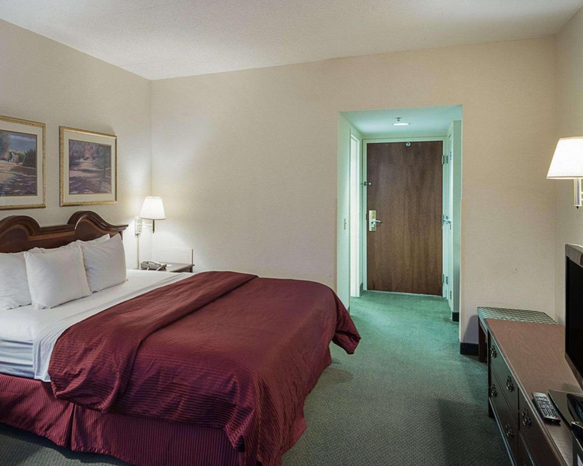Clarion Hotel & Conference Center Shepherdstown Bagian luar foto