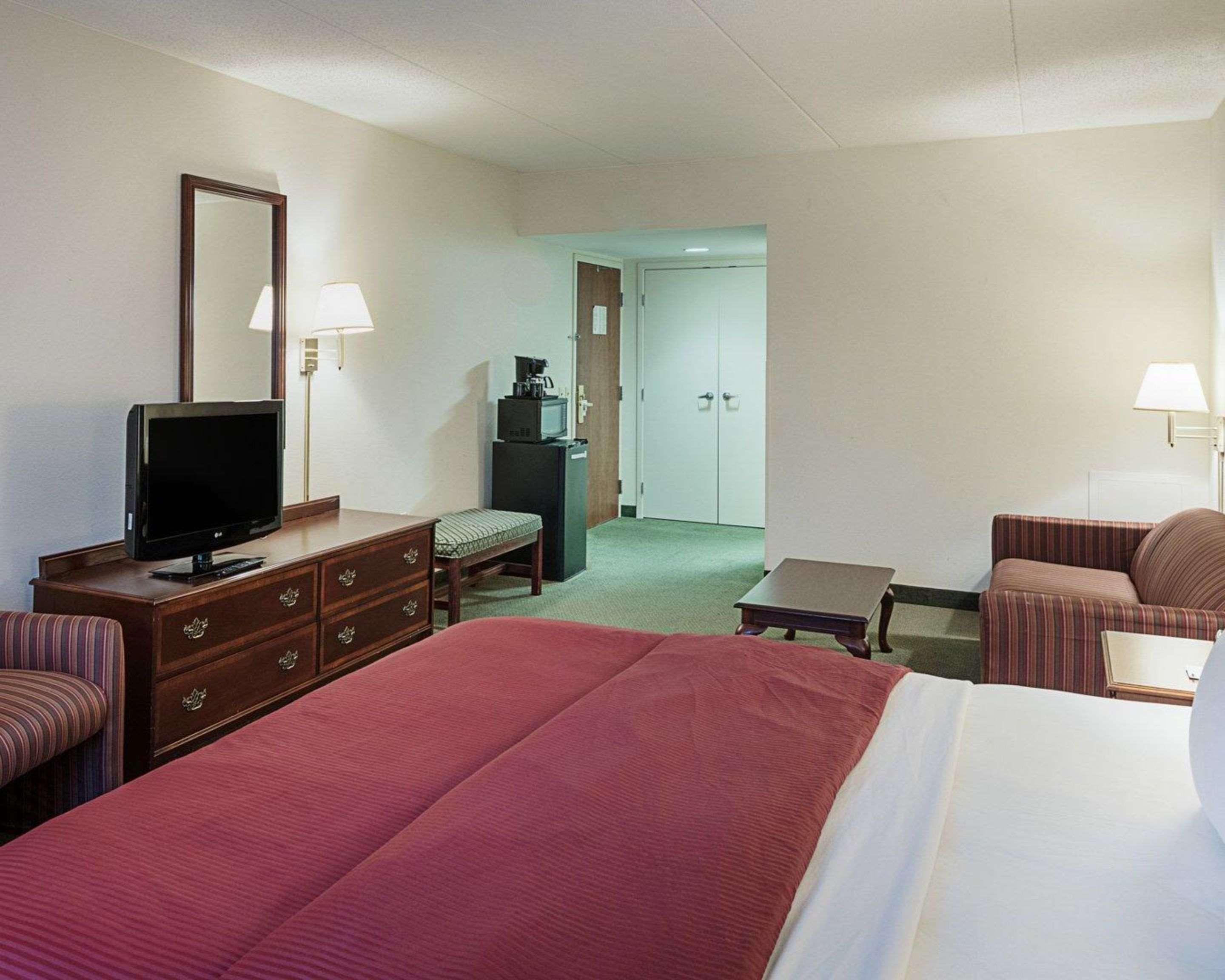 Clarion Hotel & Conference Center Shepherdstown Bagian luar foto