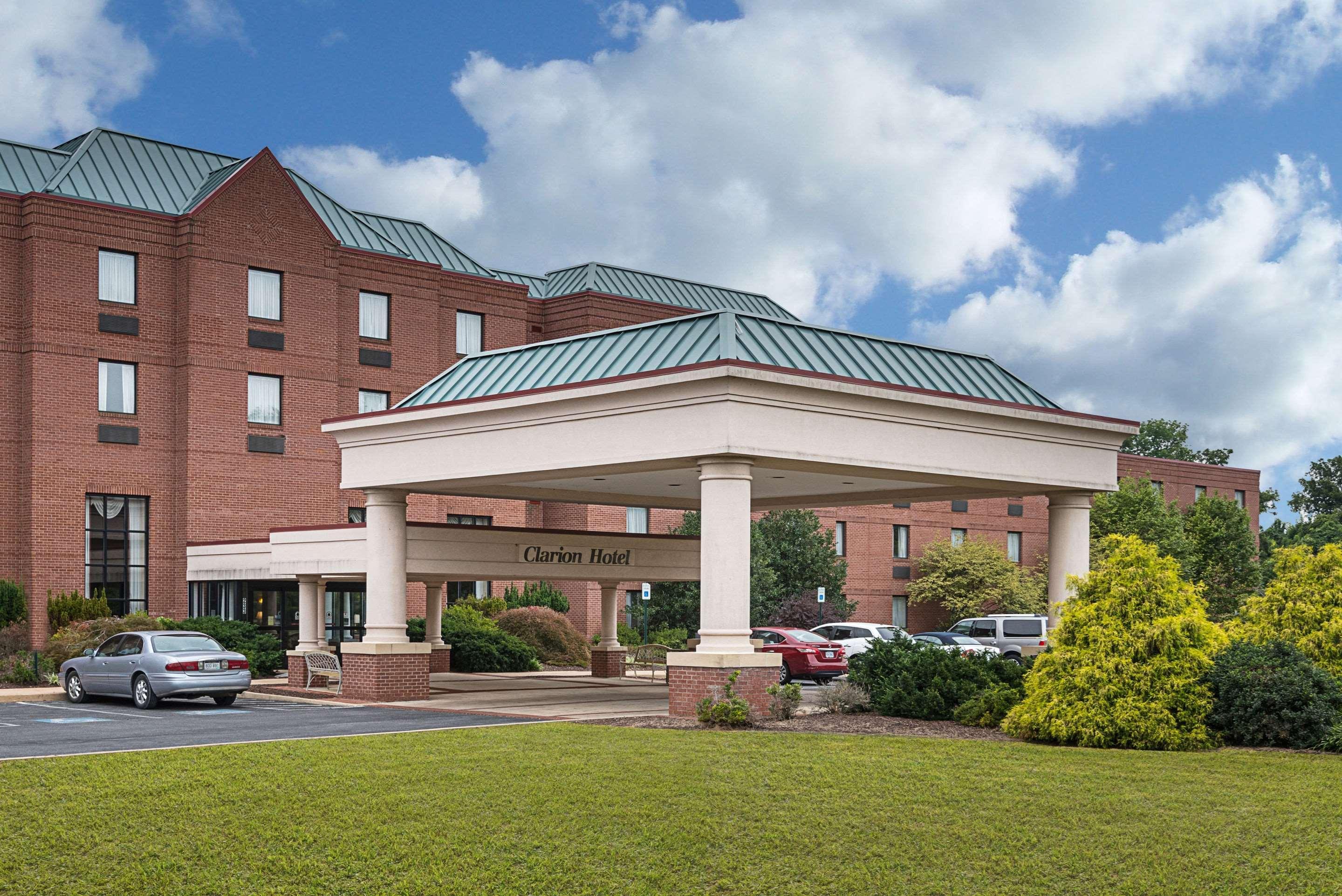 Clarion Hotel & Conference Center Shepherdstown Bagian luar foto