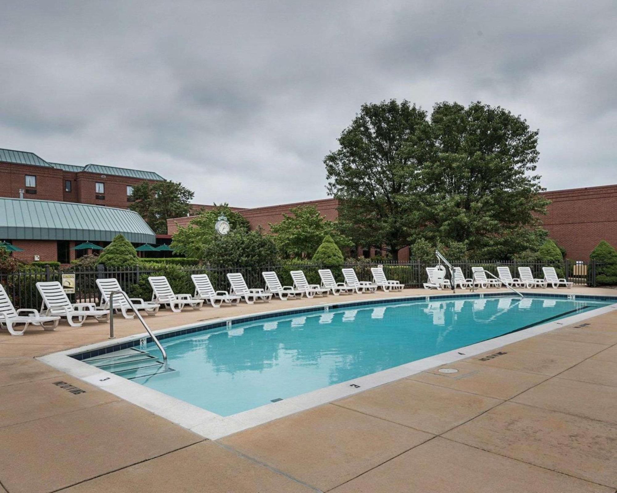 Clarion Hotel & Conference Center Shepherdstown Bagian luar foto