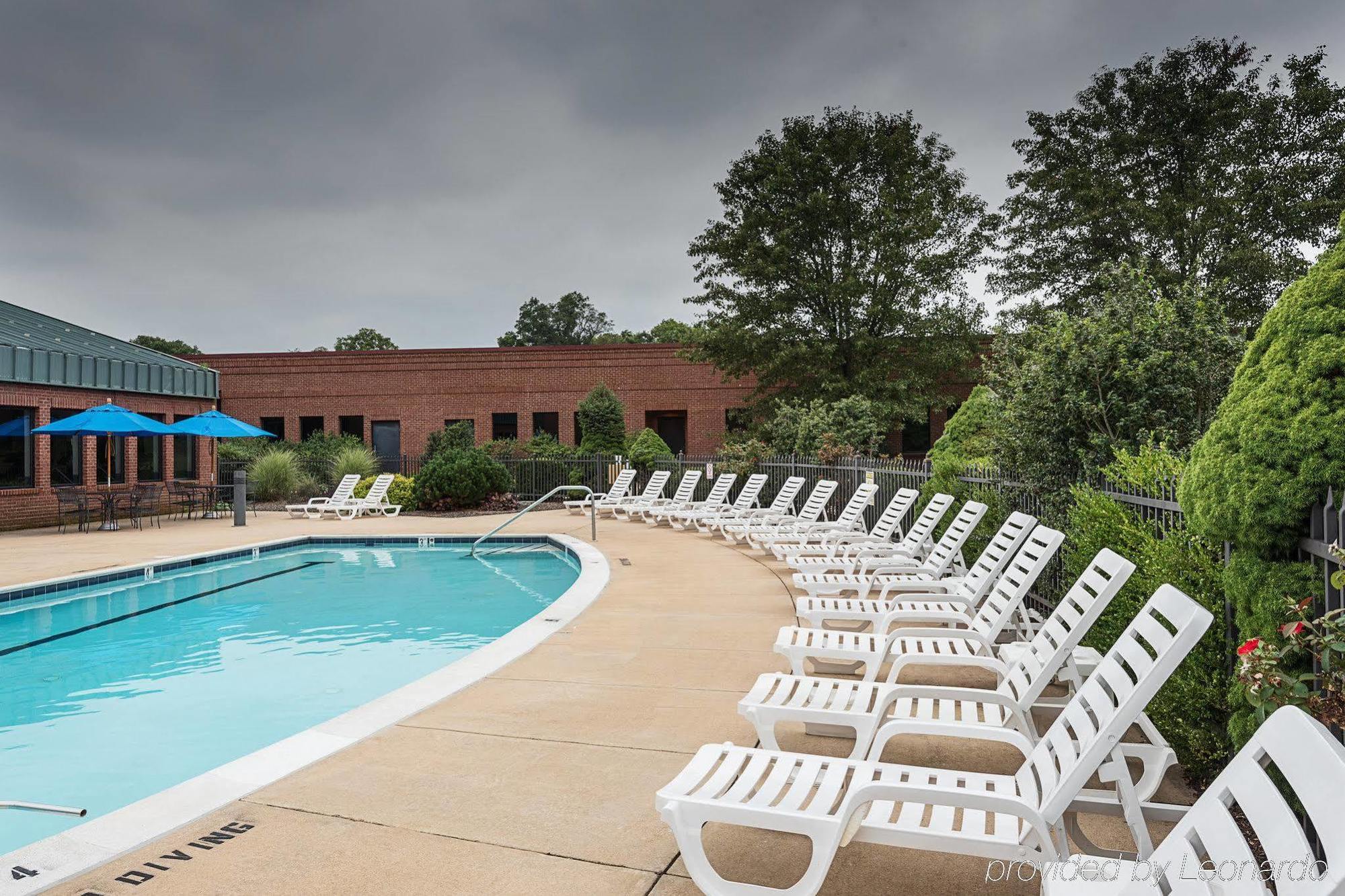 Clarion Hotel & Conference Center Shepherdstown Bagian luar foto