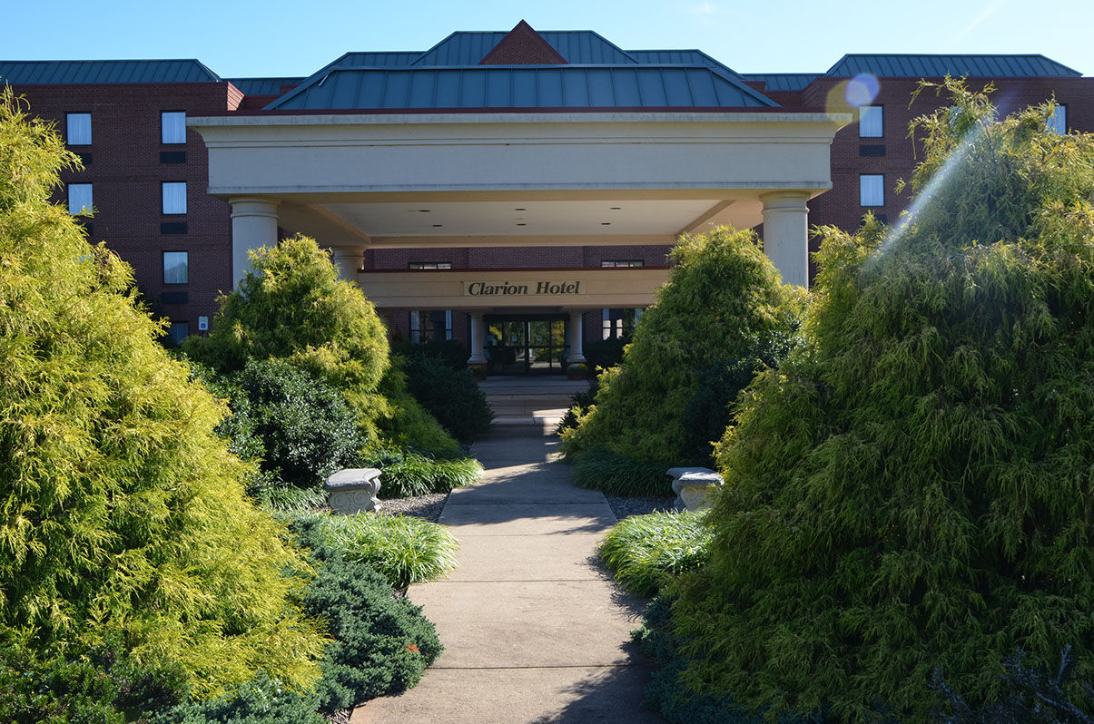 Clarion Hotel & Conference Center Shepherdstown Bagian luar foto