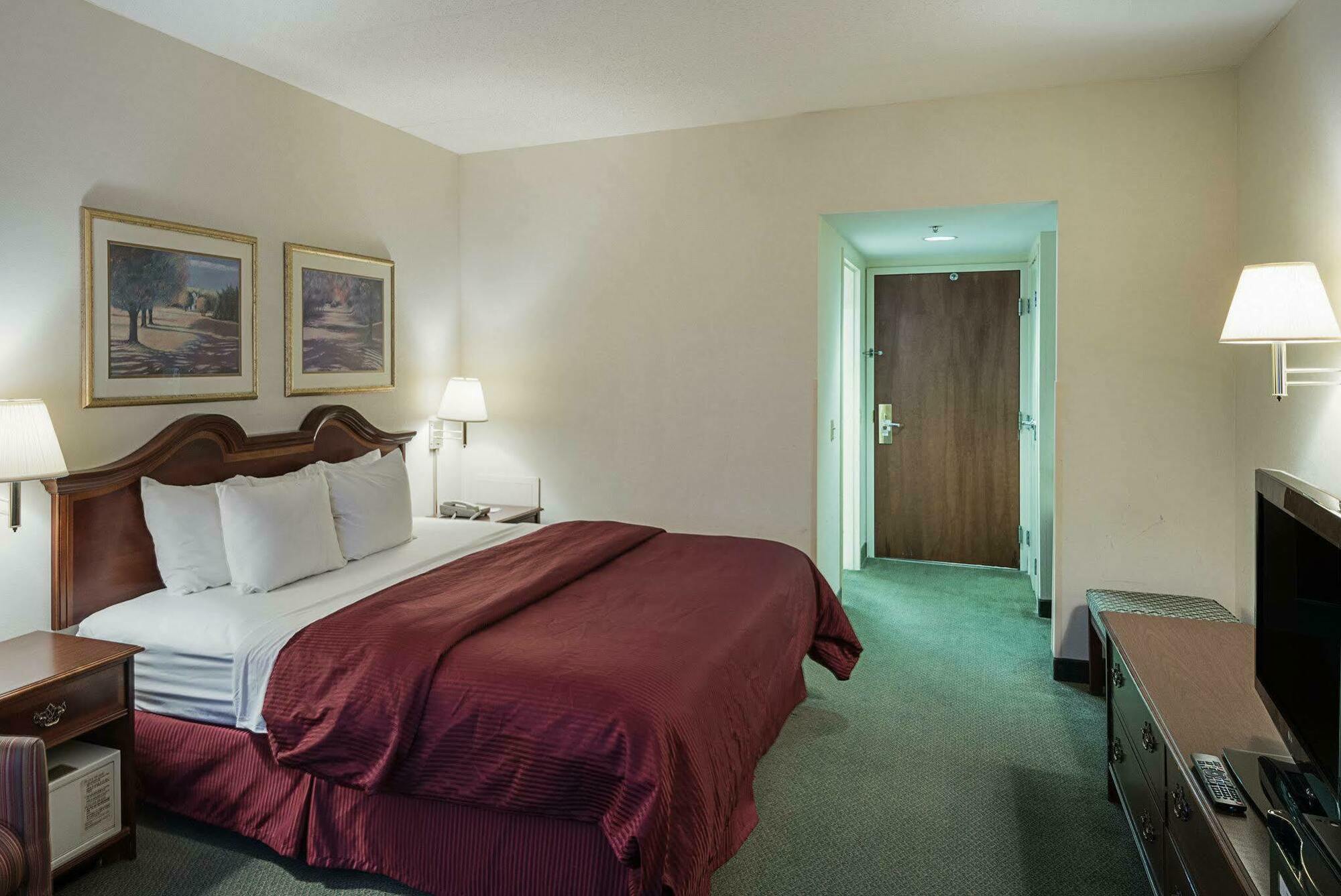 Clarion Hotel & Conference Center Shepherdstown Bagian luar foto